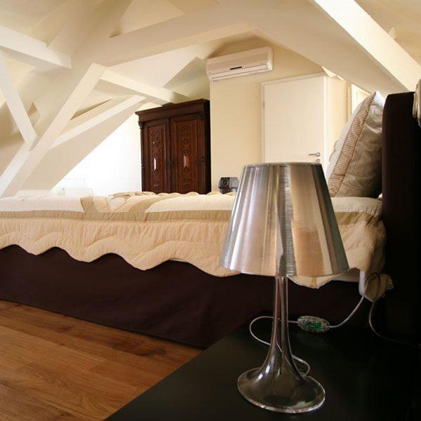 Hip Hotel